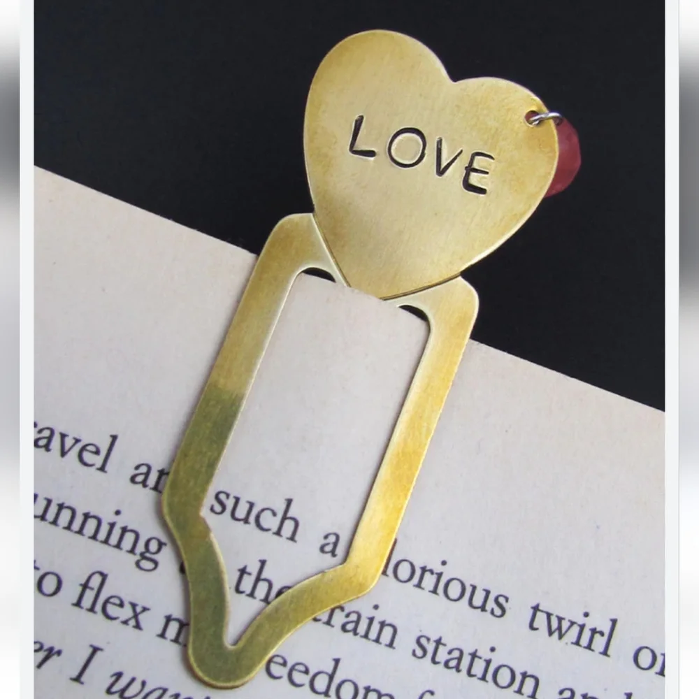 N/A heart bookmark
